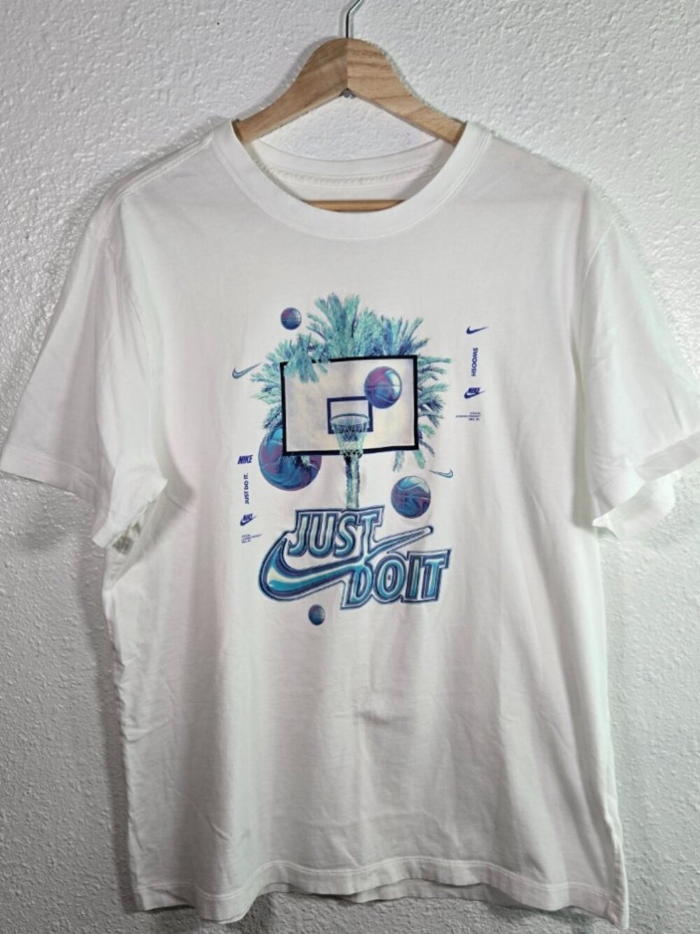 Nike Men's Basketball Iridescent Hoop Graphic Tee